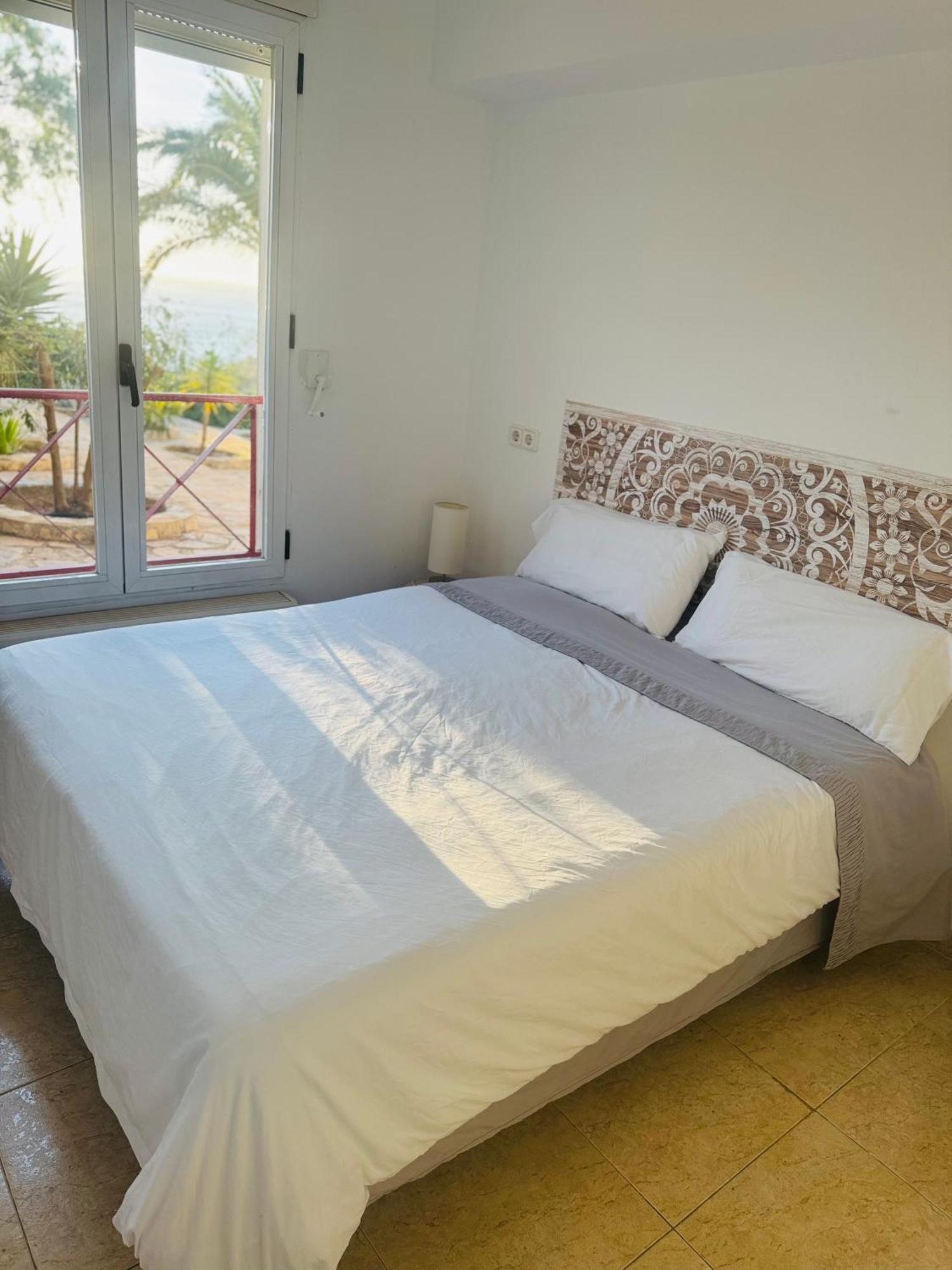 Spacious In Hills Villa *